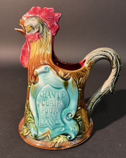 ONNAING. France. Pichet coq le Gaulois. 