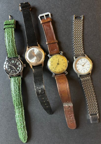 Ensemble de montres diverses