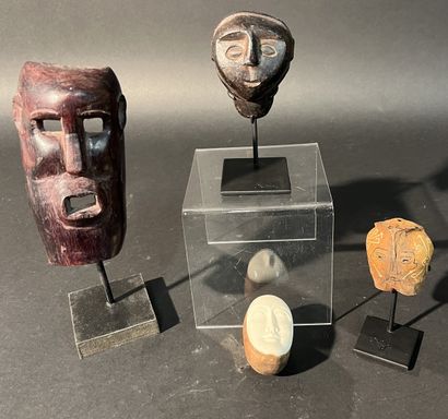 Collection de 4 masques Africain ou océanien...