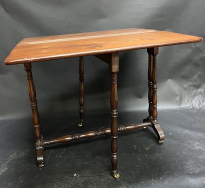Table pliante en bois avec rabats sur roulette,...