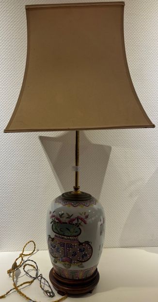 Vase Chine monté en lampe vers 1900.
