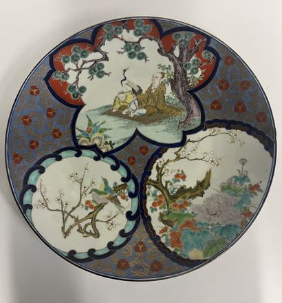 JAPON - Grand plat en porcelaine, époque...