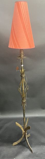 Lampadaire tripode année 1970 avec abat jour...