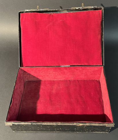 Boite à Gants ou vide poche d'un cavalier...