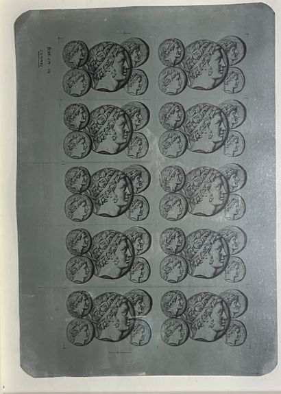 FORNASETTI. Grande planche de zinc réalisée...