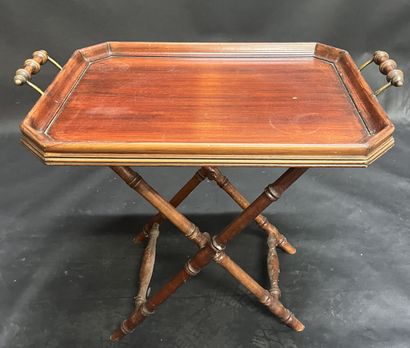 Table basse pliante à thé avec son plate...