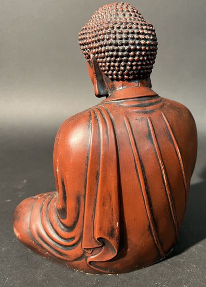 Bouddha Thailandais en position de lotus...