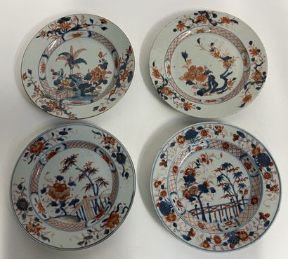 CHINE - Début XIXème - Ensemble de 4 assiettes...