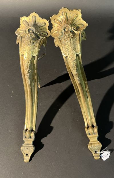2 supports de console en bronze doré, XI...