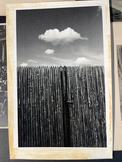 A set of 6 assorted photographs, including...