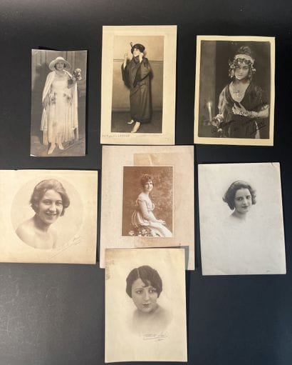 Photographs. 17 photographs of theater actresses...