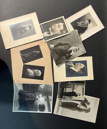 Photographs. 20 photographs of theater actresses...