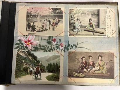 Grand Album en laque et nacre vers 1900 entièrement...