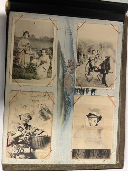 Grand Album en laque et nacre vers 1900 entièrement...