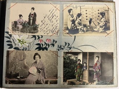 Grand Album en laque et nacre vers 1900 entièrement...