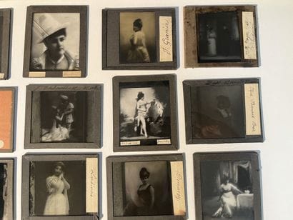 PHOTOGRAPHIE. Collection de 24 Plaques de...