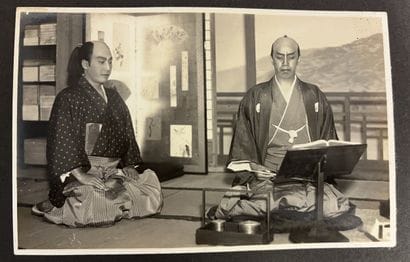 Album regroupant 28 photographies dont une...
