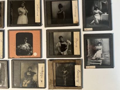 PHOTOGRAPHIE. Collection de 24 Plaques de...
