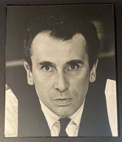 NICOLAS TREATT. Portrait de l'acteur Raymond...