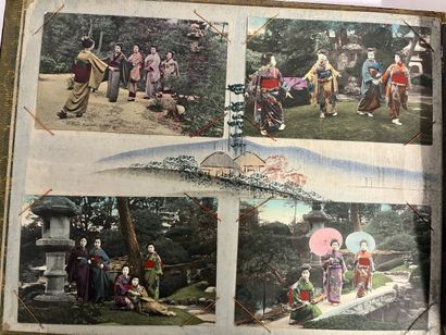 Grand Album en laque et nacre vers 1900 entièrement...