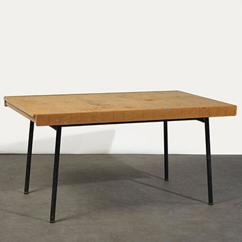 Alain Richard (1926-2017)

Table de salle...