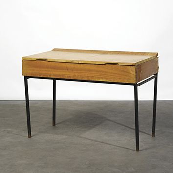 André MONPOIX (1925-1976)

Coiffeuse modèle...