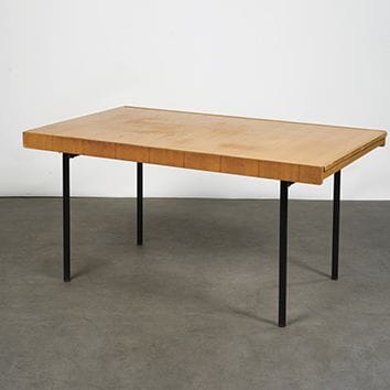 Alain Richard (1926-2017)

Table de salle...