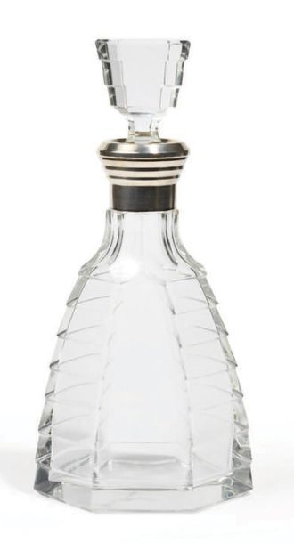 CARAFE À VIN en cristal taillé de style Art...