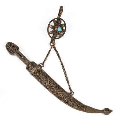 KINDJAL CAUCASIEN se fixant à la ceinture...