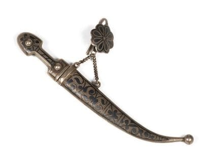 KINDJAL CAUCASIEN se fixant à la ceinture...