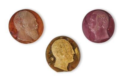 ROMANOV.
ENSEMBLE DE 3 CAMÉES sur pierres...