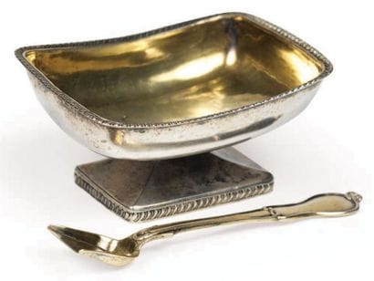 SALIÈRE rectangulaire sur piédouche en argent...