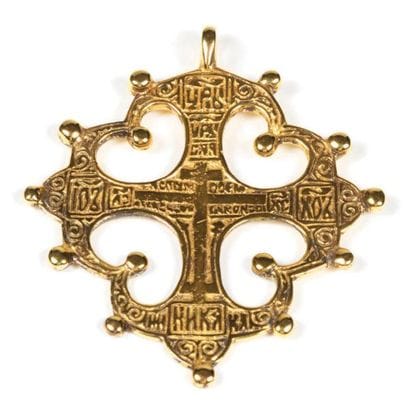 CROIX PENDENTIF en laiton doré orné d'une...