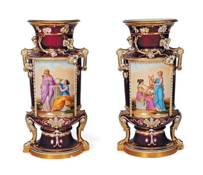 Paire de vases en porcelaine de Limoges à...