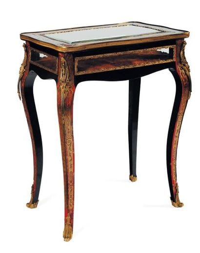 Table à ouvrage en marqueterie d'ébène et...