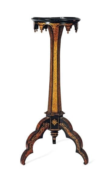 Petit guéridon en bois peint de goût hispano-mauresque...