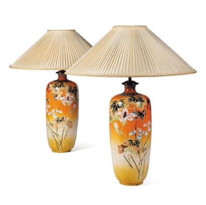 Paire de vases en porcelaine Art Nouveau....