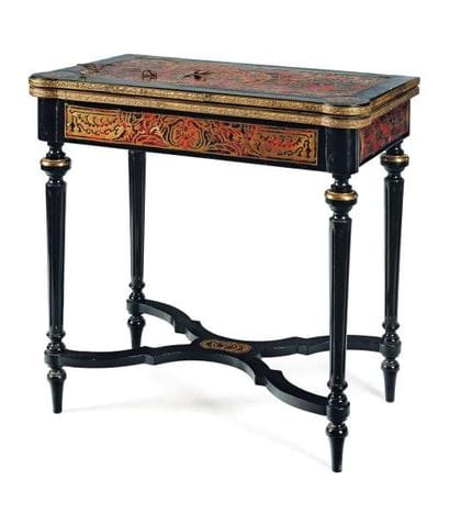 Table à jeu en marqueterie Boulle. Les pieds...