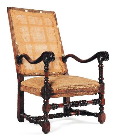 Beau fauteuil en noyer tourné à haut dossier...