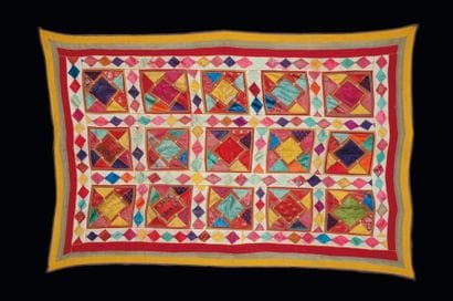 Textiles Kutch en soie, à décor appliqué...
