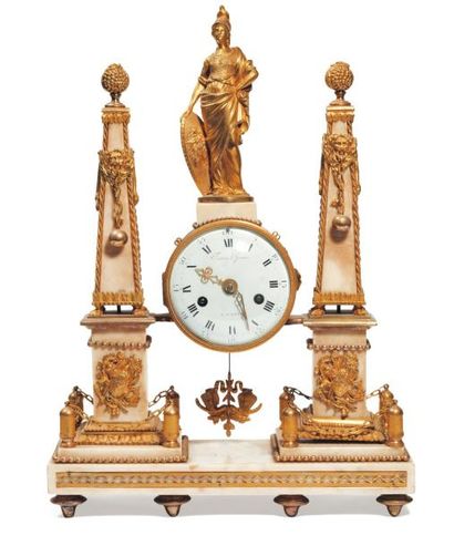 Pendule portique en bronze doré et marbre...