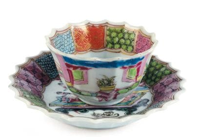Sorbet et son présentoir en porcelaine. Chine,...