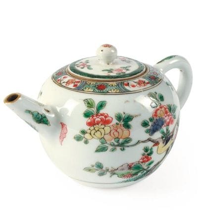 Verseuse globulaire en porcelaine. Chine,...