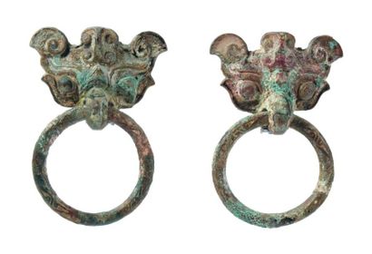 Deux Tao Tie en bronze. Époque Zhou (4e siècle...