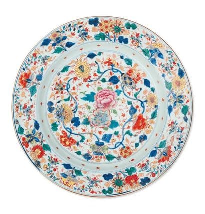 Plat en porcelaine. Chine, XVIIIe siècle....