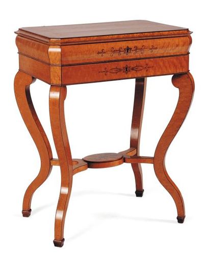 Petite table de toilette en érable, sycomore-amarante,...