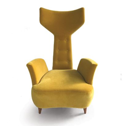 RENZO ZAVANELLA (XXe siècle)
Fauteuil
Noyer...