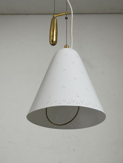 Paavo Tynell (1890-1973)
Suspension modèle...