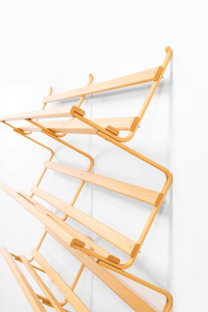 Bruno MATHSSON (1907-1988)
Etagère
Bouleau...