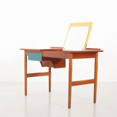 ARNE VODDER (1926-2009)
Coiffeuse modèle...
